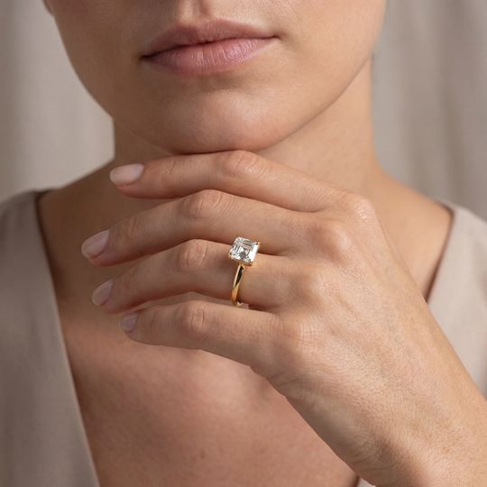 Valentine Asscher Yellow Onmodel