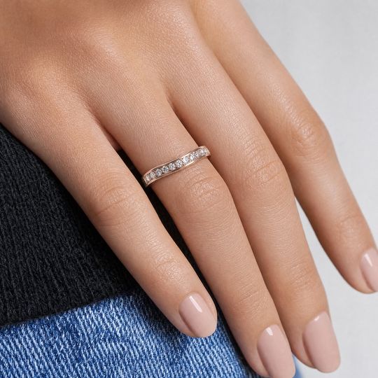 Shaped Wave Diamond Channel Rose Hand
