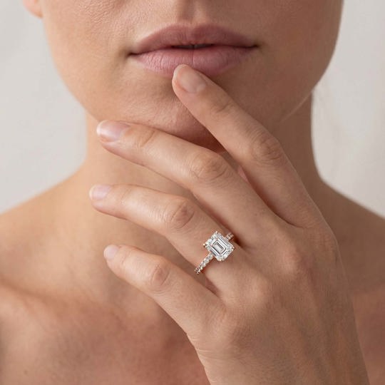 Asteria Asscher Rose Onmodel