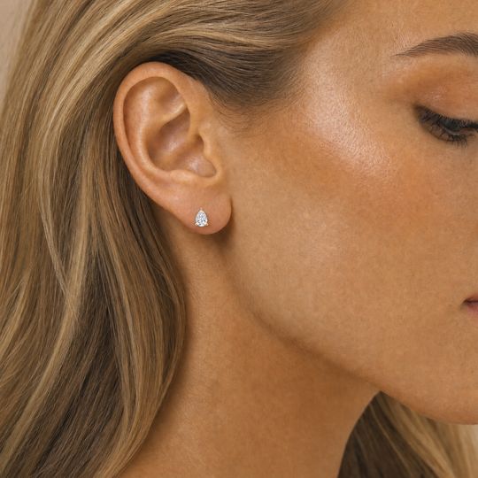 Pear Diamond Studs Model