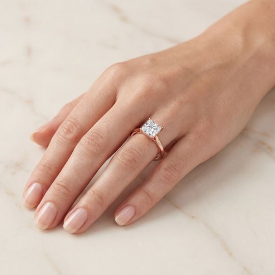 Amore Princess Rose On Hand