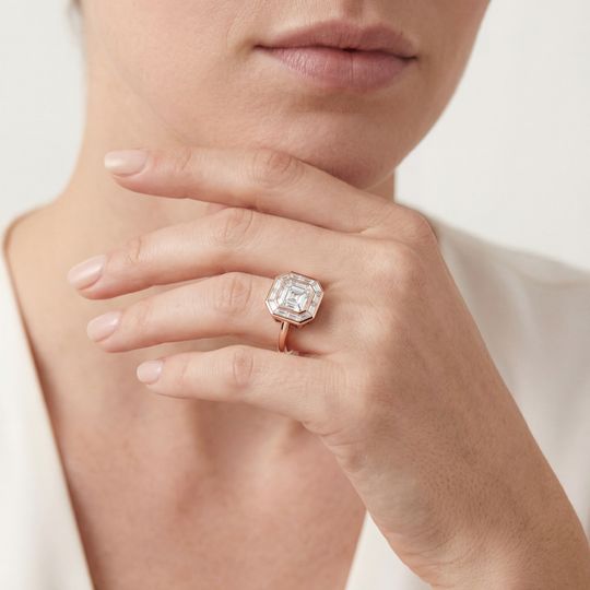 Venus Asscher Rose On Model