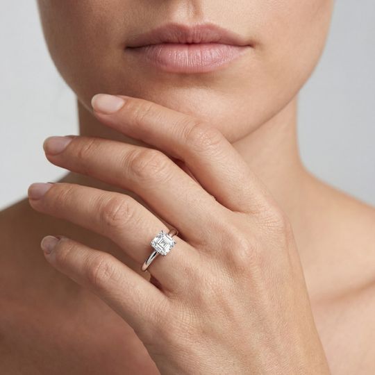 Amore Asscher White On Model (1)