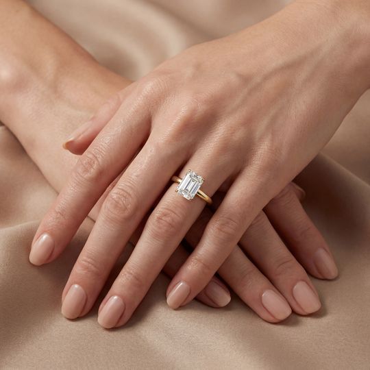Amore Emerald Yellow On Hand