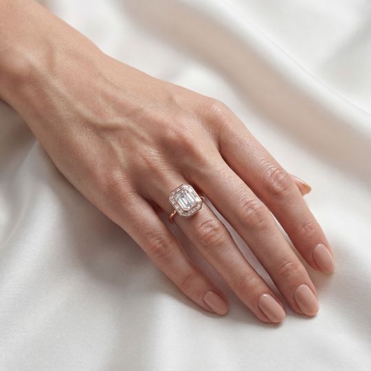Venus Emerald Rose On Hand