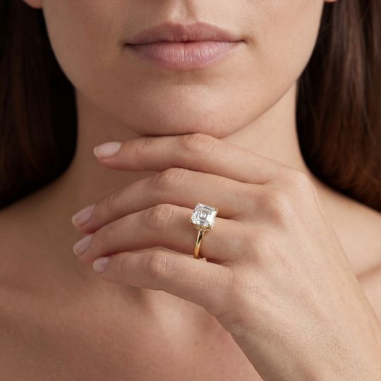 Arabella Asscher Yellow On Model