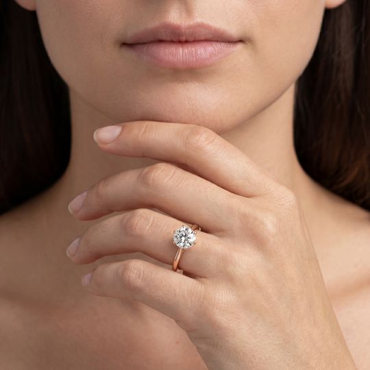 Amore Round Rose On Model
