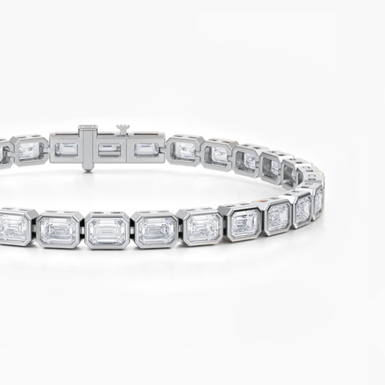 Emerald Bezel Wg Tennis Close Up