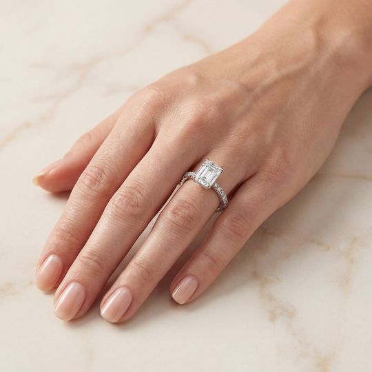 Valentine Emerald White Onhand