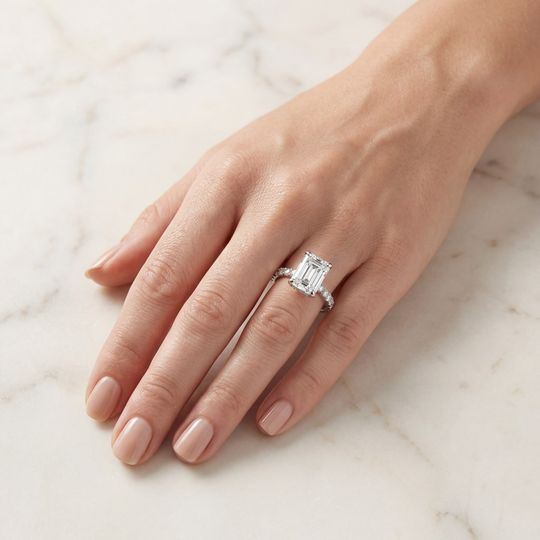 Scarlett Emerald White Onhand
