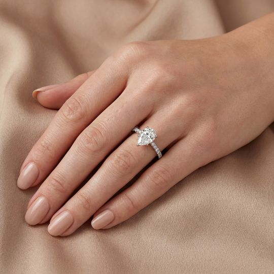 Valentine Pear White Onhand