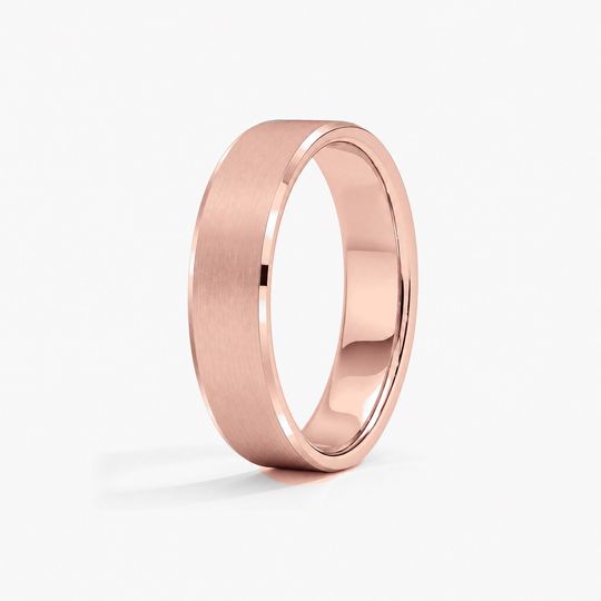 Bevelled 5Mm 18K Rose Gold Matte 02 Standing