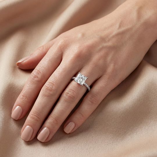 Valentine Princess White Onhand