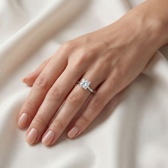 Belle Princess White On Hand (1)