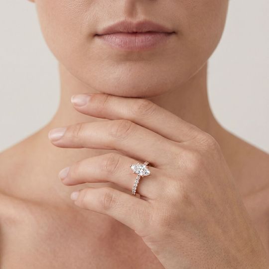 Valentine Marquise Rose Onmodel
