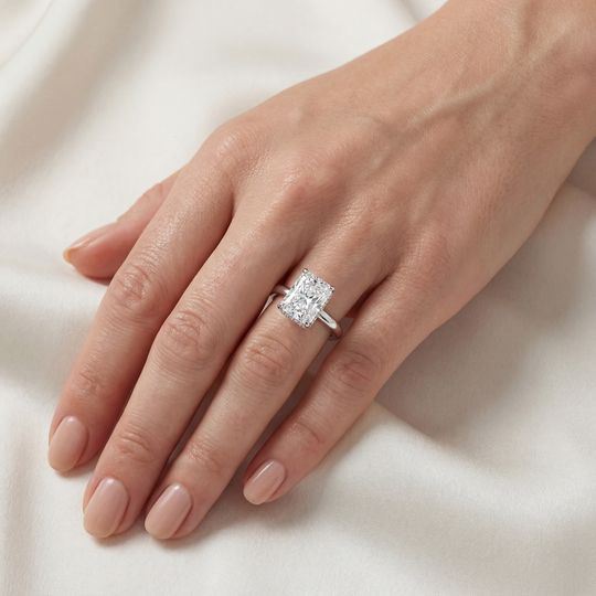 Sorelle Radiant White On Hand