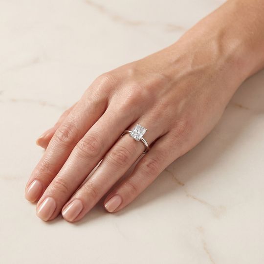 Valentine Radiant White Onhand