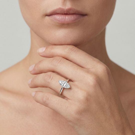 Viva Marquise White Onmodel