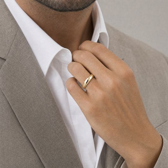 5Mm Court Yellow Gold Male Model 2